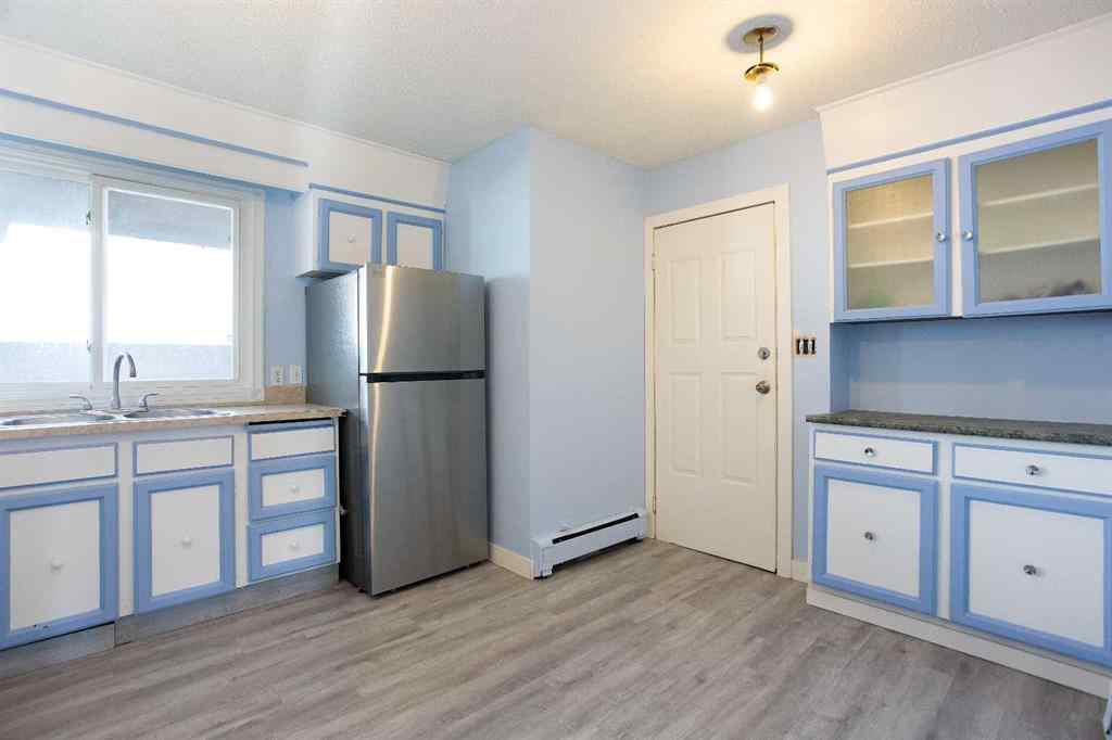 MLS® A2266185 - 4004 79 Street NW in Bowness Calgary, Residential