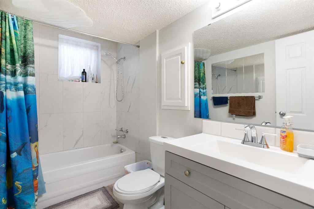 MLS® A2266185 - 4004 79 Street NW in Bowness Calgary, Residential