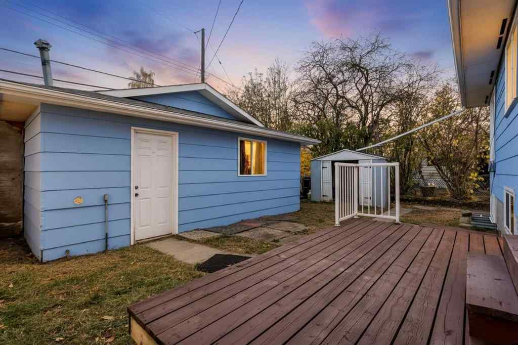 MLS® A2266185 - 4004 79 Street NW in Bowness Calgary, Residential