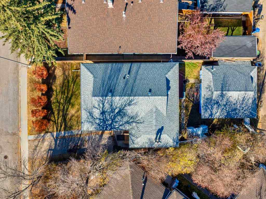 MLS® A2266185 - 4004 79 Street NW in Bowness Calgary, Residential