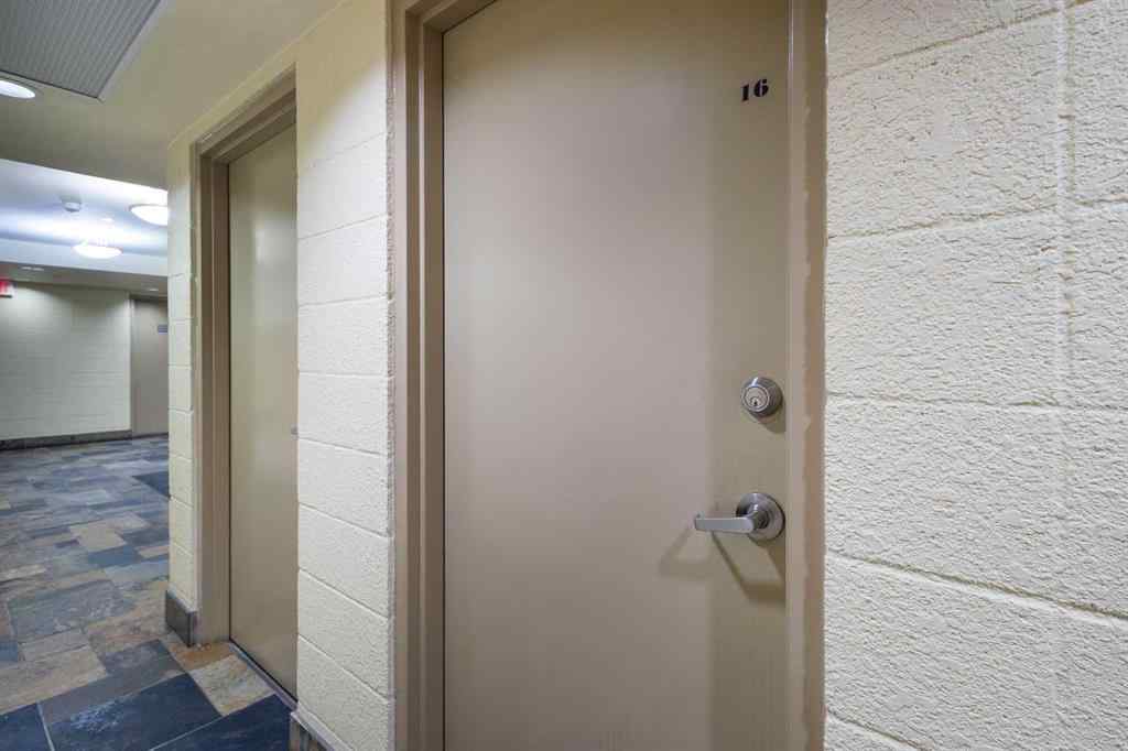 MLS® A2266186 - Unit #305 4555 Varsity Lane NW in Varsity Calgary, Residential