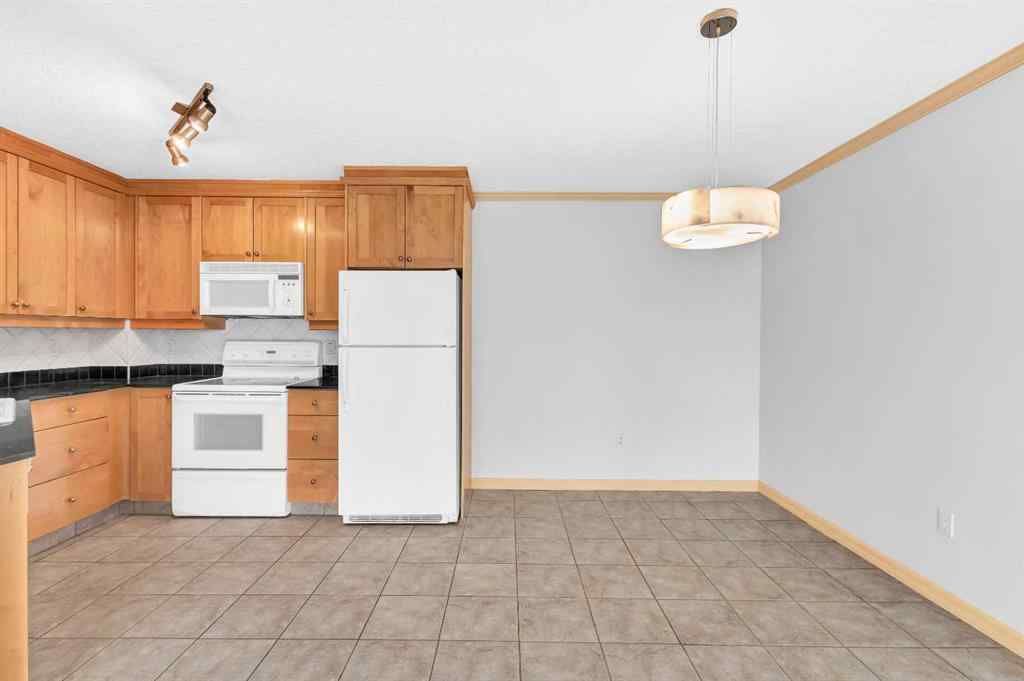 MLS® A2266186 - Unit #305 4555 Varsity Lane NW in Varsity Calgary, Residential