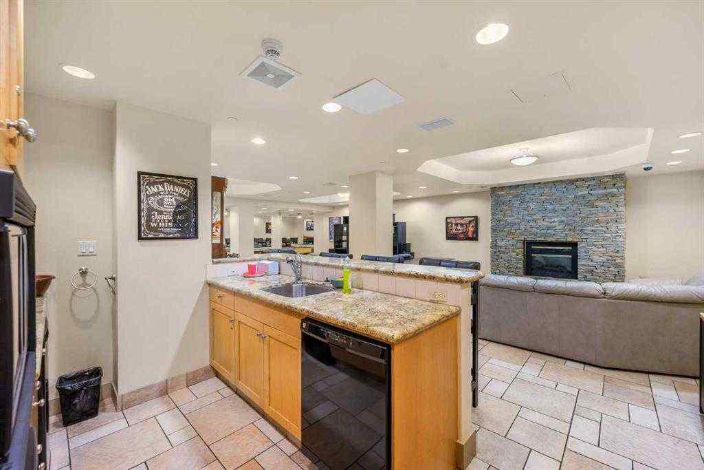 MLS® A2266186 - Unit #305 4555 Varsity Lane NW in Varsity Calgary, Residential