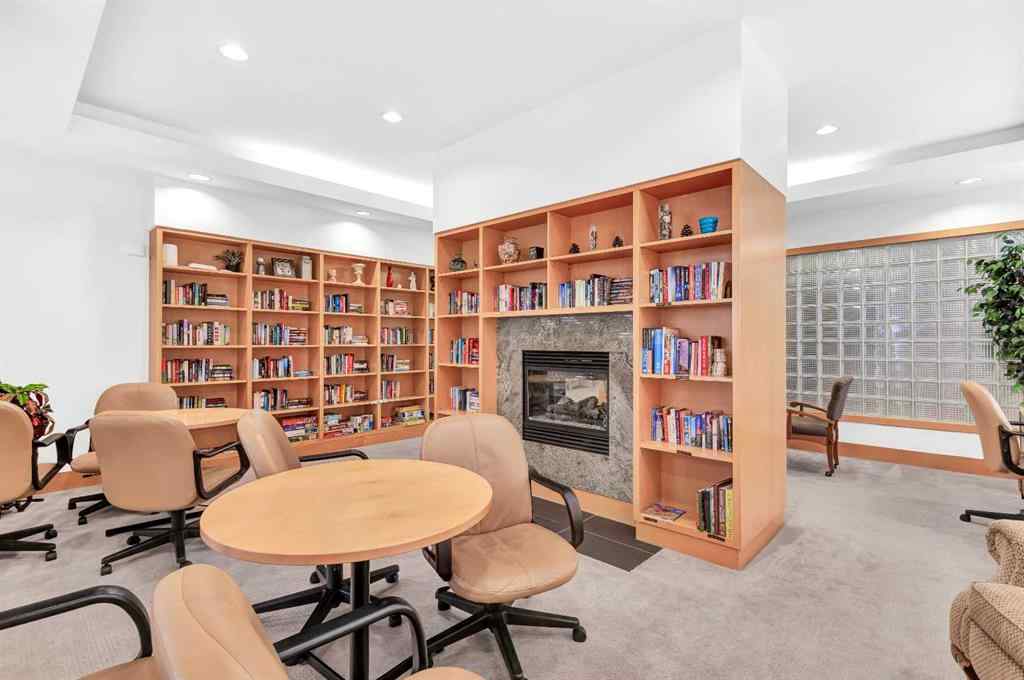 MLS® A2266186 - Unit #305 4555 Varsity Lane NW in Varsity Calgary, Residential