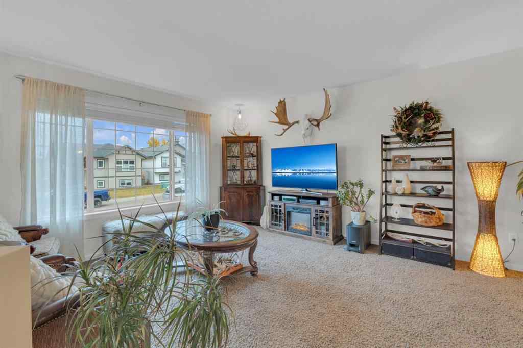 MLS® A2266190 - 148 Bowman Circle  in Beacon Hill Sylvan Lake, Residential