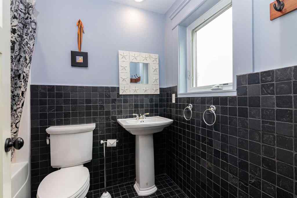 MLS® A2266195 - 244 Canal Street  in Meridian Beach Rural Ponoka County, Residential