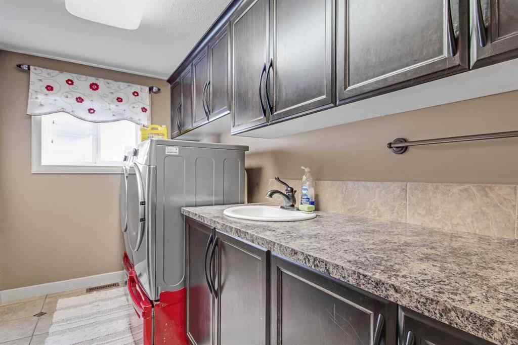 MLS® A2266201 - 3 Legacy Cove  in Lakeway Landing Sylvan Lake, Residential