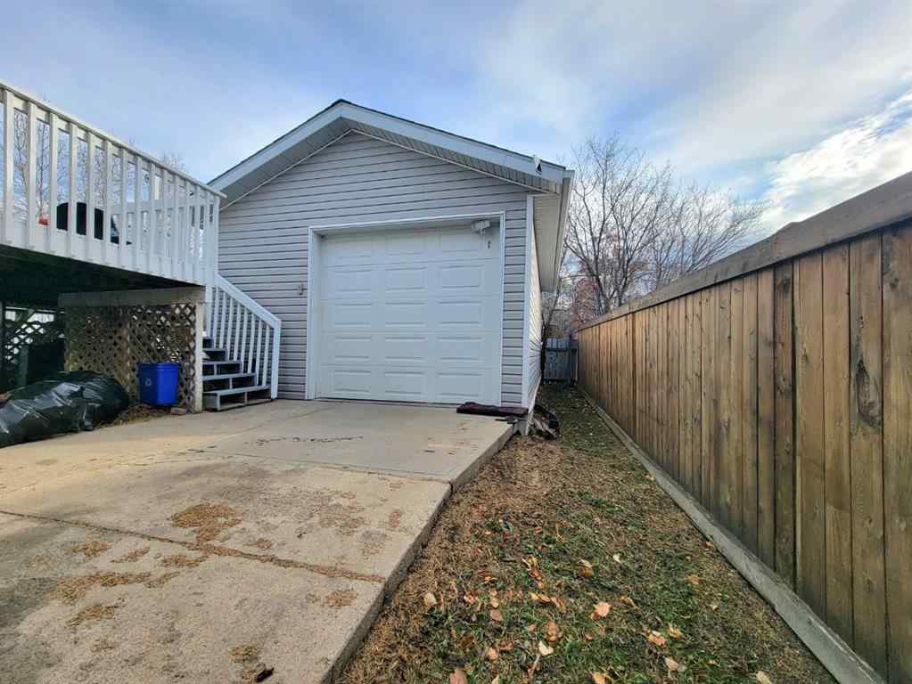 MLS® A2266210 - 704 Alder Avenue  in N/A Beaverlodge, Residential