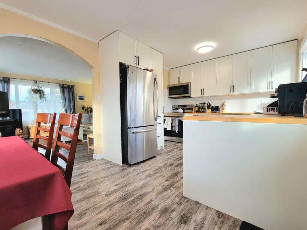 MLS® A2266210 - 704 Alder Avenue  in N/A Beaverlodge, Residential