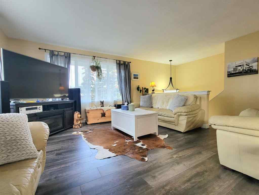 MLS® A2266210 - 704 Alder Avenue  in N/A Beaverlodge, Residential