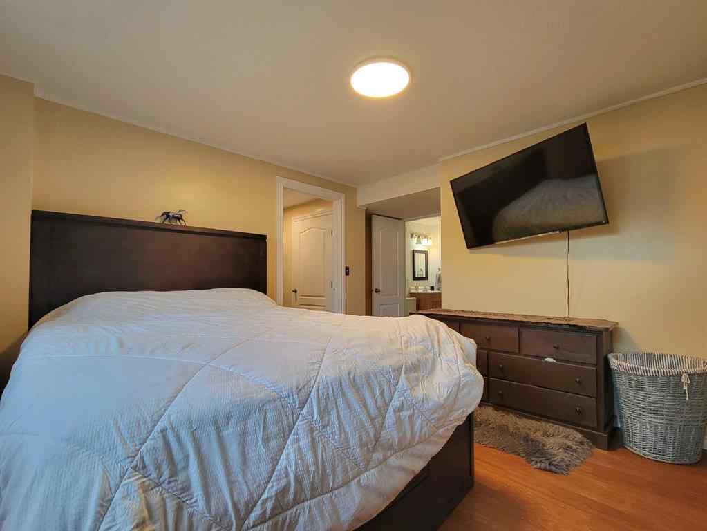 MLS® A2266210 - 704 Alder Avenue  in N/A Beaverlodge, Residential