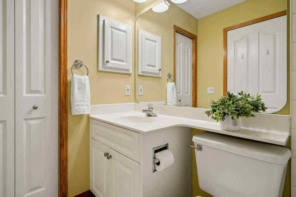 MLS® A2266212 - 167 Mckenzie Lake View SE in McKenzie Lake Calgary, Residential