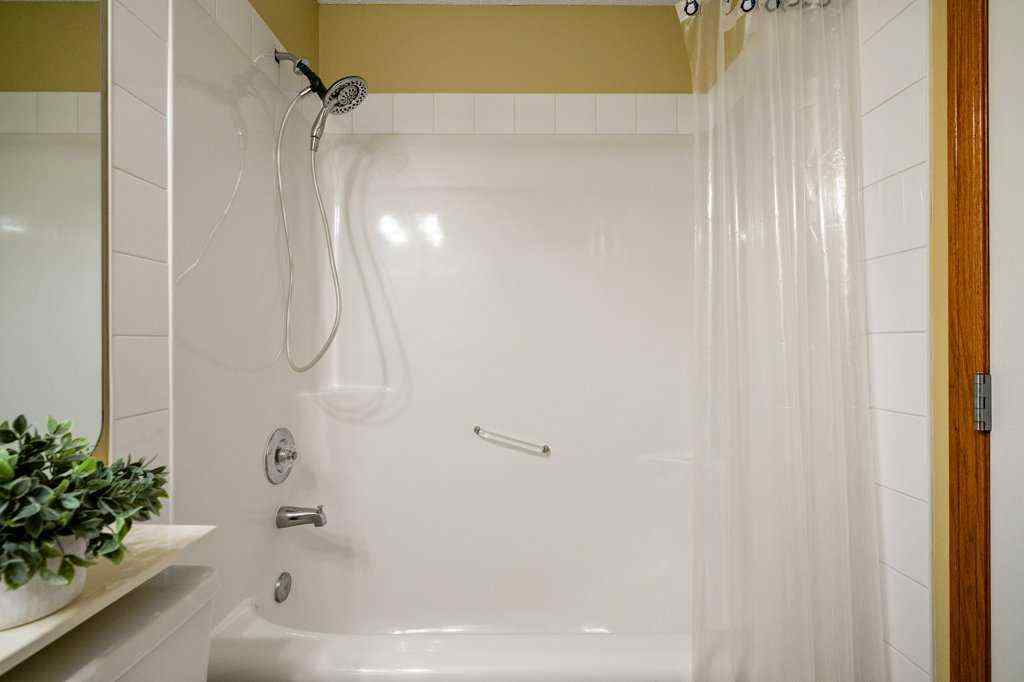 MLS® A2266212 - 167 Mckenzie Lake View SE in McKenzie Lake Calgary, Residential