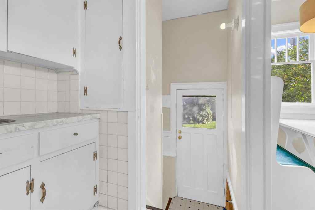 MLS® A2266217 - 111 9 Avenue NE in Crescent Heights Calgary, Residential