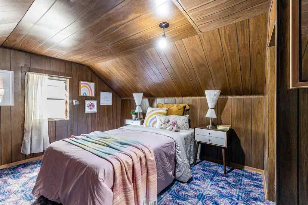 MLS® A2266218 - 1070 Queen Street SE in River Flats Medicine Hat, Residential