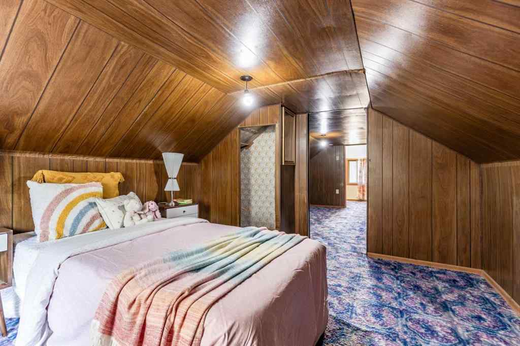 MLS® A2266218 - 1070 Queen Street SE in River Flats Medicine Hat, Residential