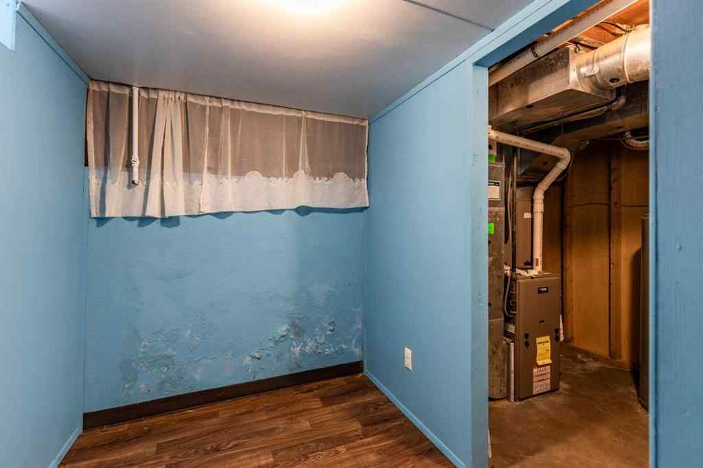 MLS® A2266218 - 1070 Queen Street SE in River Flats Medicine Hat, Residential