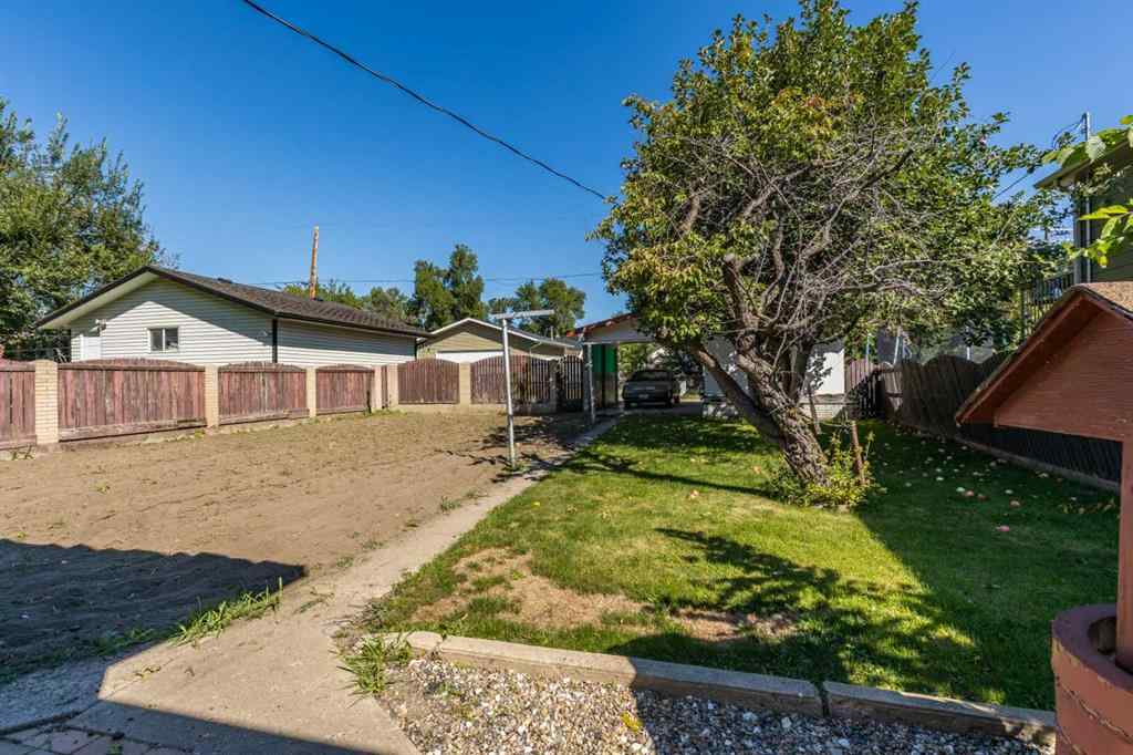 MLS® A2266218 - 1070 Queen Street SE in River Flats Medicine Hat, Residential