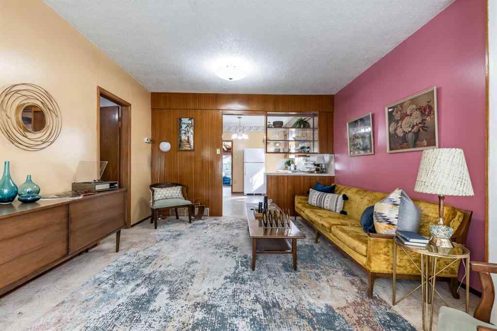 MLS® A2266218 - 1070 Queen Street SE in River Flats Medicine Hat, Residential