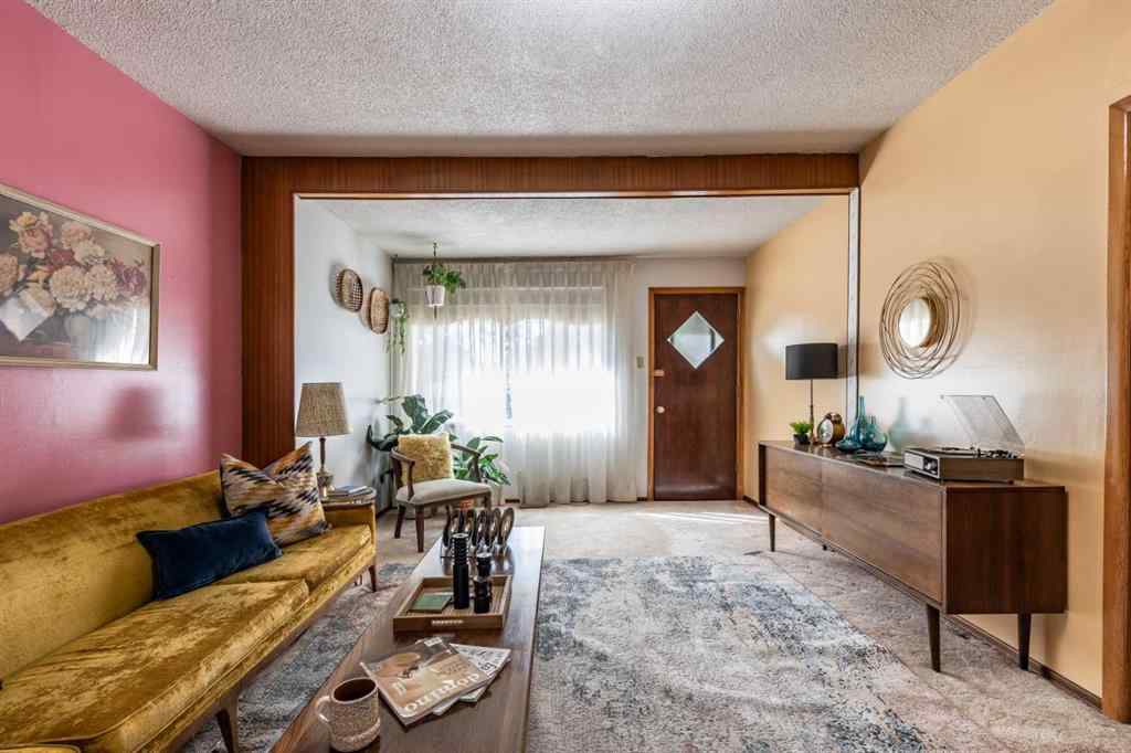 MLS® A2266218 - 1070 Queen Street SE in River Flats Medicine Hat, Residential