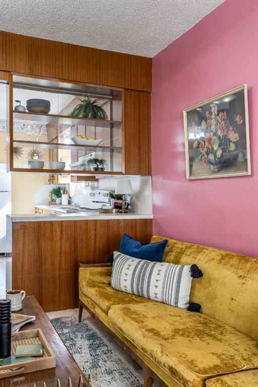 MLS® A2266218 - 1070 Queen Street SE in River Flats Medicine Hat, Residential