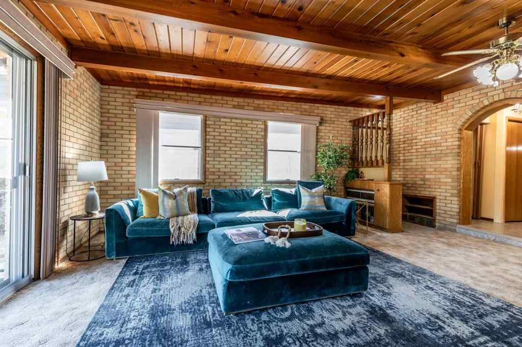 MLS® A2266218 - 1070 Queen Street SE in River Flats Medicine Hat, Residential