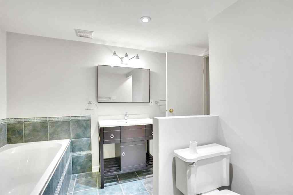 MLS® A2266219 - 3045 26A Street SW in Richmond Calgary, Residential