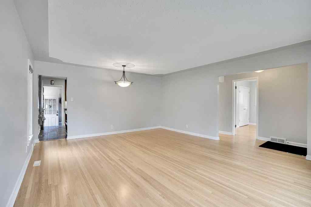 MLS® A2266219 - 3045 26A Street SW in Richmond Calgary, Residential