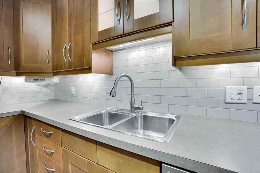 MLS® A2266219 - 3045 26A Street SW in Richmond Calgary, Residential