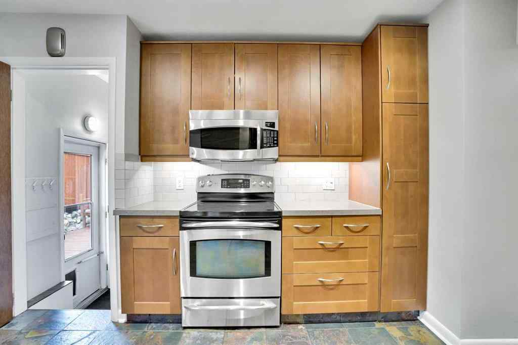 MLS® A2266219 - 3045 26A Street SW in Richmond Calgary, Residential