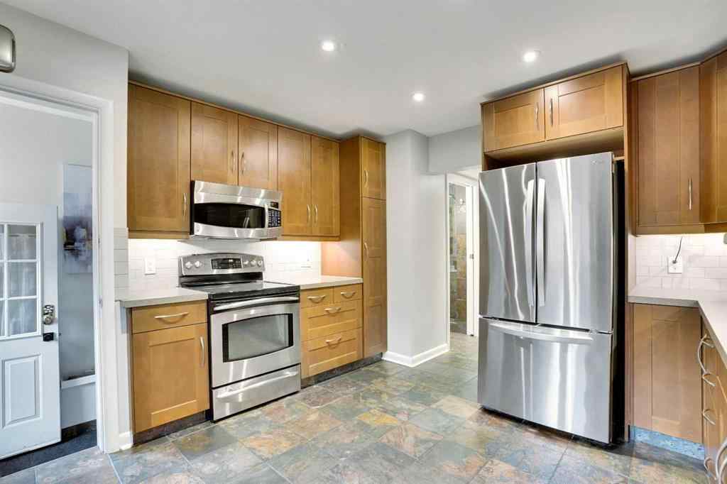 MLS® A2266219 - 3045 26A Street SW in Richmond Calgary, Residential