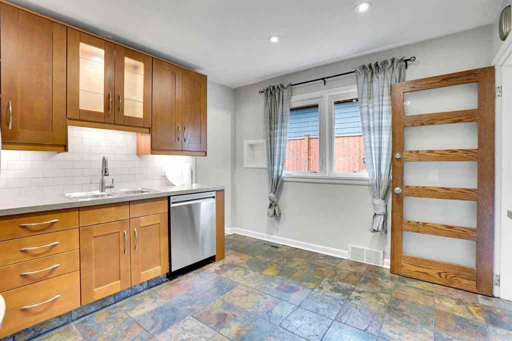 MLS® A2266219 - 3045 26A Street SW in Richmond Calgary, Residential