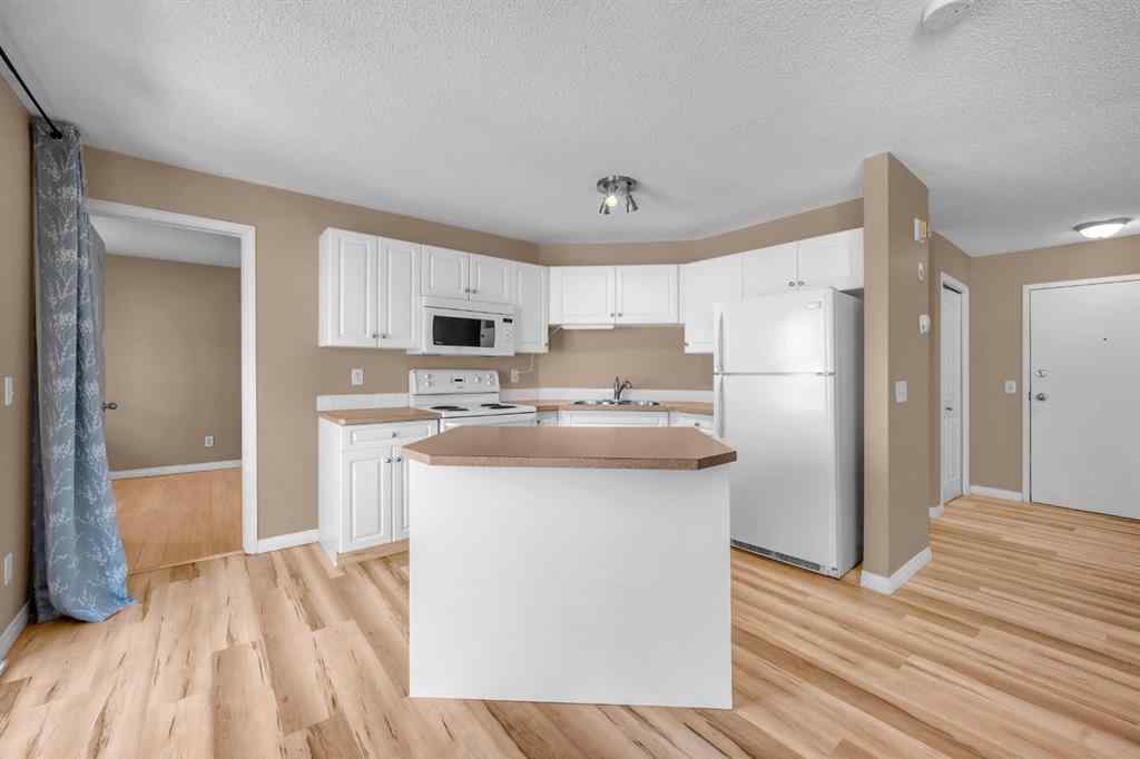 MLS® A2266221 - Unit #204 4204 valleyview Park SE in Dover Calgary, Residential