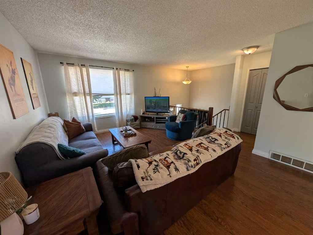 MLS® A2266222 - 52 Collins Crescent SE in Crestwood-Norwood Medicine Hat, Residential