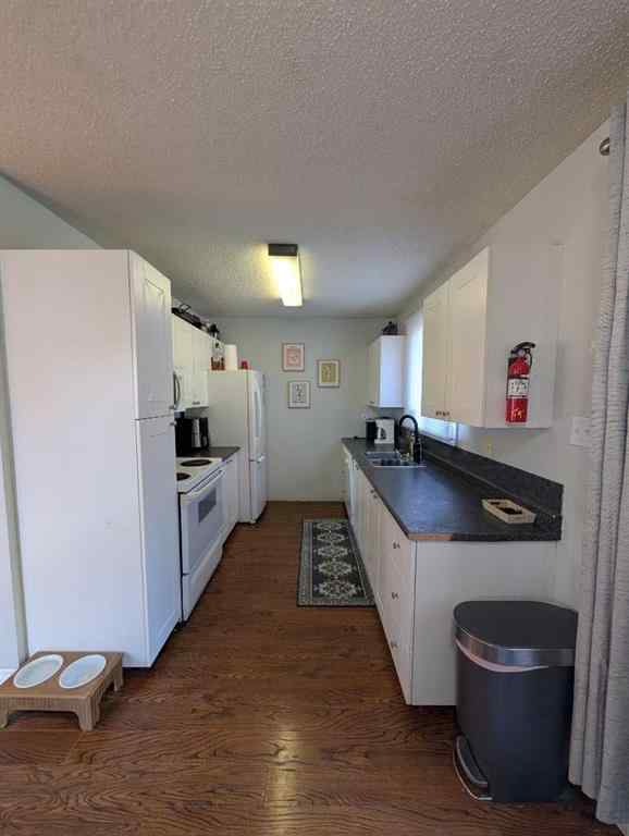 MLS® A2266222 - 52 Collins Crescent SE in Crestwood-Norwood Medicine Hat, Residential