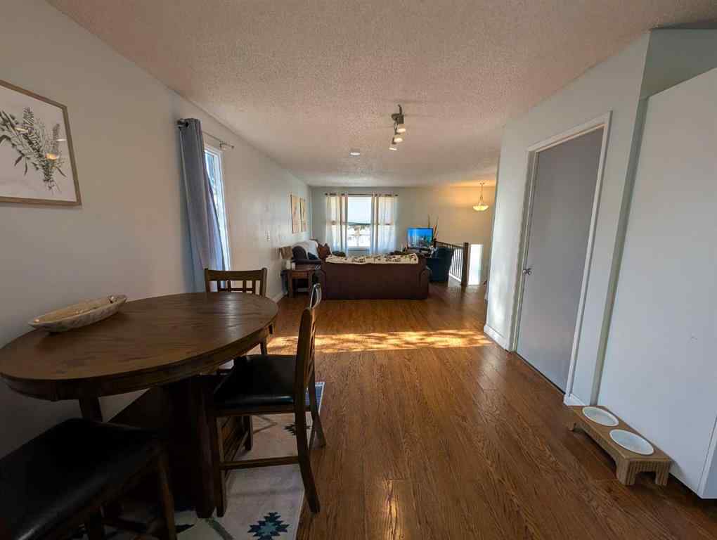 MLS® A2266222 - 52 Collins Crescent SE in Crestwood-Norwood Medicine Hat, Residential