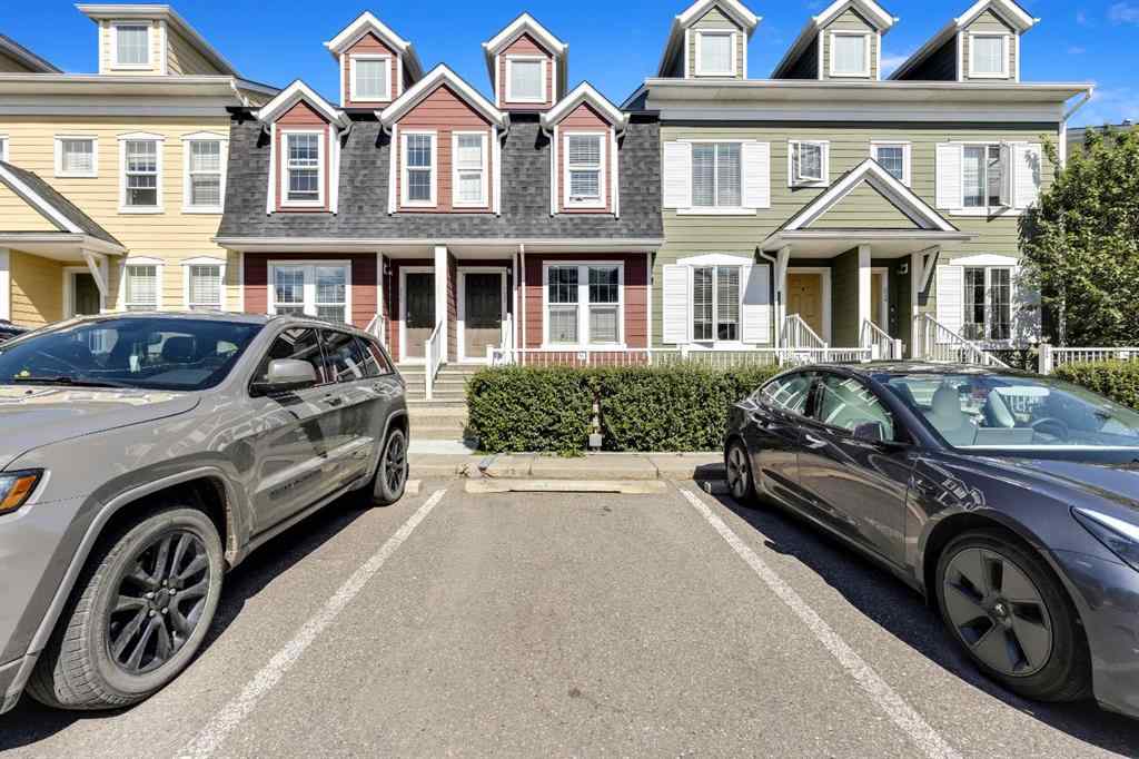 MLS® A2266228 - 220 Mckenzie Towne Close SE in McKenzie Towne Calgary, Residential