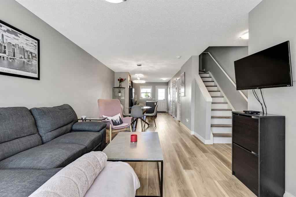 MLS® A2266228 - 220 Mckenzie Towne Close SE in McKenzie Towne Calgary, Residential