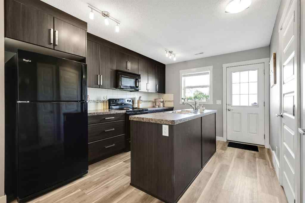MLS® A2266228 - 220 Mckenzie Towne Close SE in McKenzie Towne Calgary, Residential