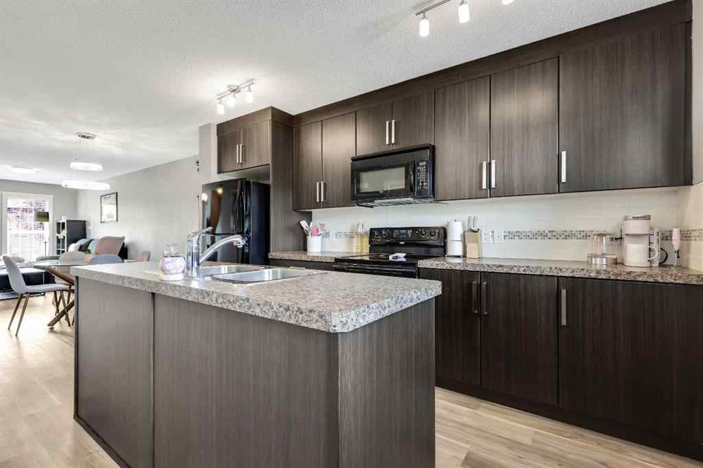 MLS® A2266228 - 220 Mckenzie Towne Close SE in McKenzie Towne Calgary, Residential