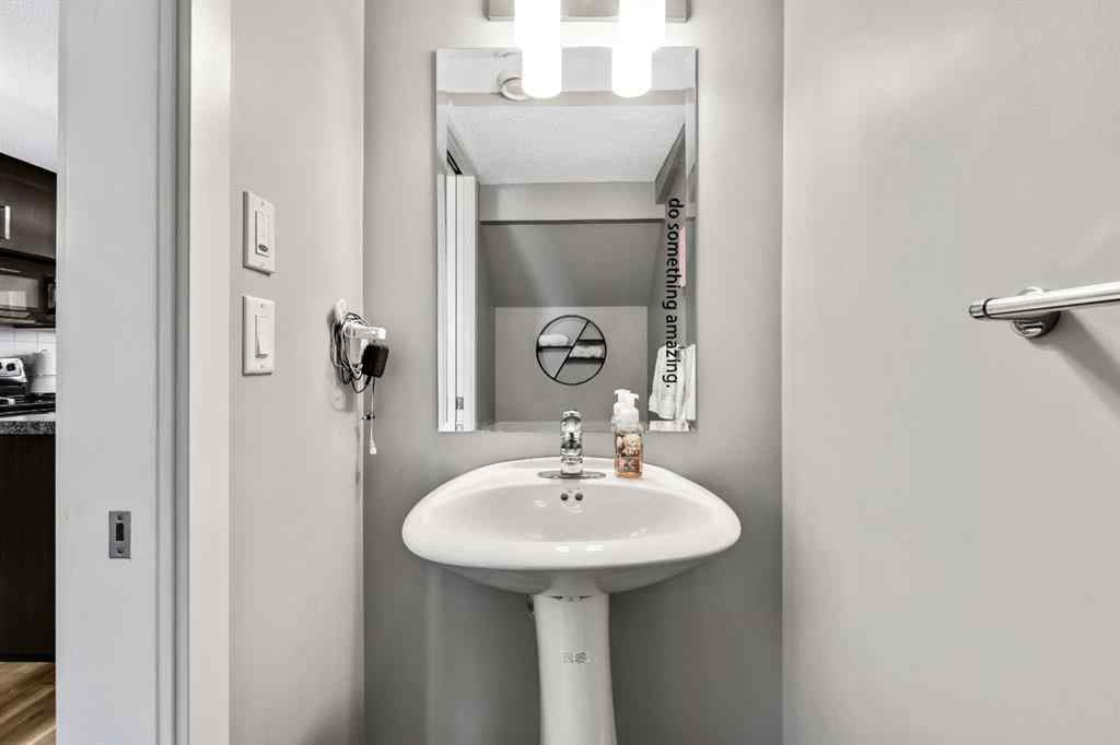 MLS® A2266228 - 220 Mckenzie Towne Close SE in McKenzie Towne Calgary, Residential