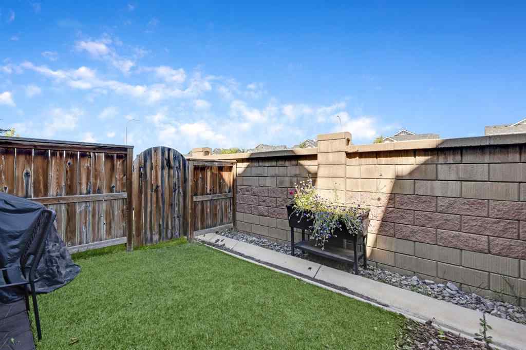 MLS® A2266228 - 220 Mckenzie Towne Close SE in McKenzie Towne Calgary, Residential