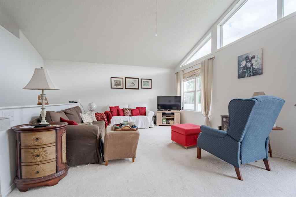 MLS® A2266235 - 41 Everridge Court SW in Evergreen Calgary, Residential