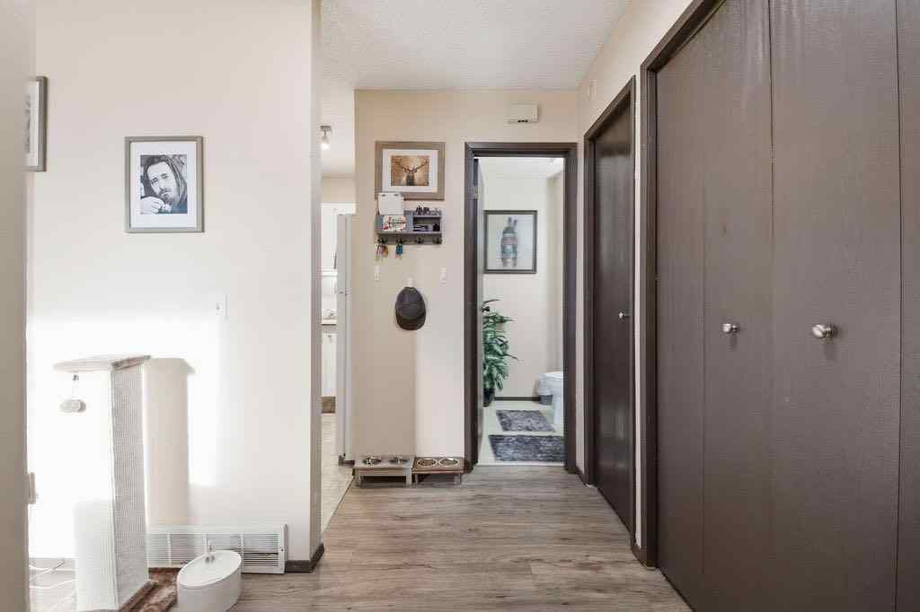 MLS® A2266239 - 121 Powell Street  in East End Cochrane, Multi-Family