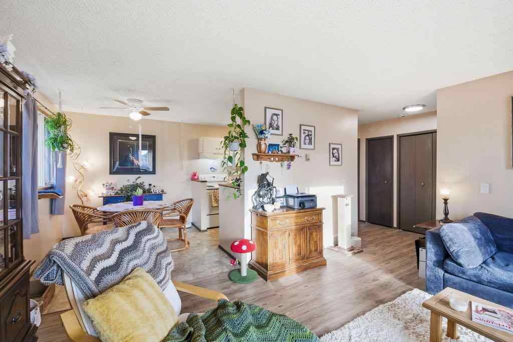 MLS® A2266239 - 121 Powell Street  in East End Cochrane, Multi-Family