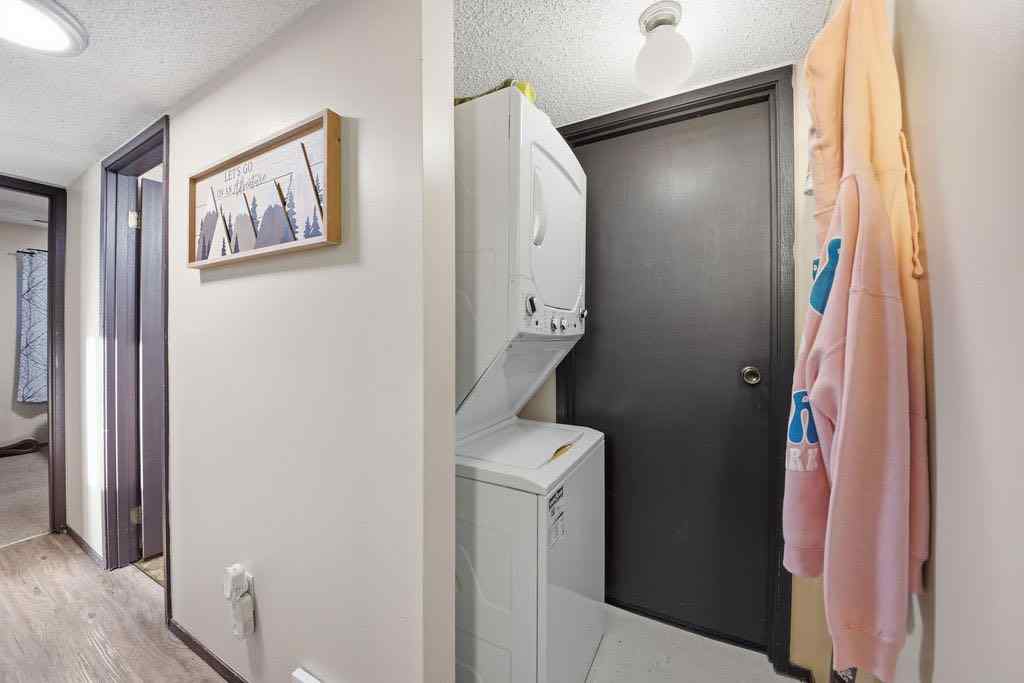 MLS® A2266239 - 121 Powell Street  in East End Cochrane, Multi-Family