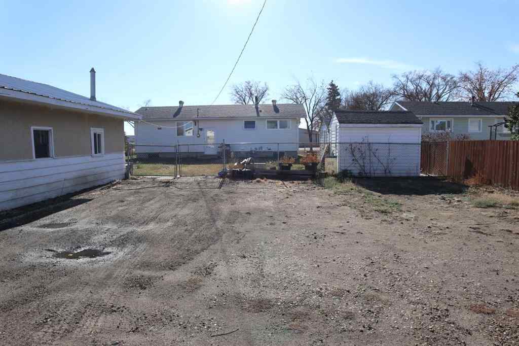 MLS® A2266247 - 5010 40 Avenue  in Parkdale Wetaskiwin, Residential