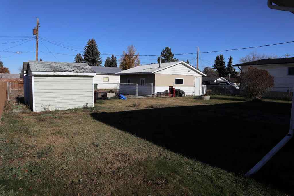 MLS® A2266247 - 5010 40 Avenue  in Parkdale Wetaskiwin, Residential