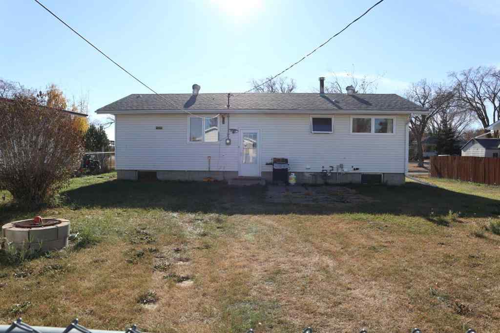 MLS® A2266247 - 5010 40 Avenue  in Parkdale Wetaskiwin, Residential