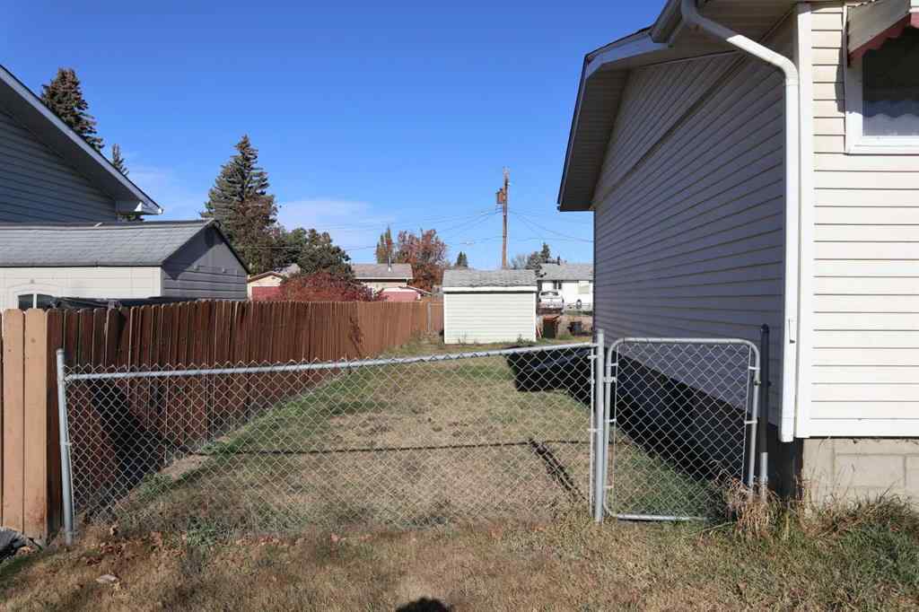 MLS® A2266247 - 5010 40 Avenue  in Parkdale Wetaskiwin, Residential